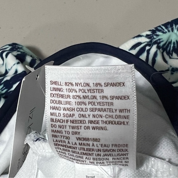 𝅺🆕 Liz Lange Maternity Halter One Piece Swimsuit - Picture 4 of 5